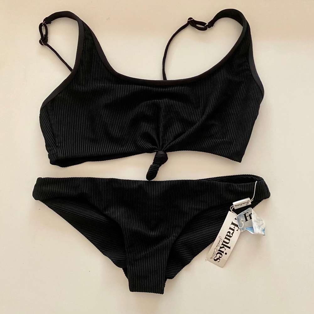 Frankies ribbed bikini NWT size Large Navy